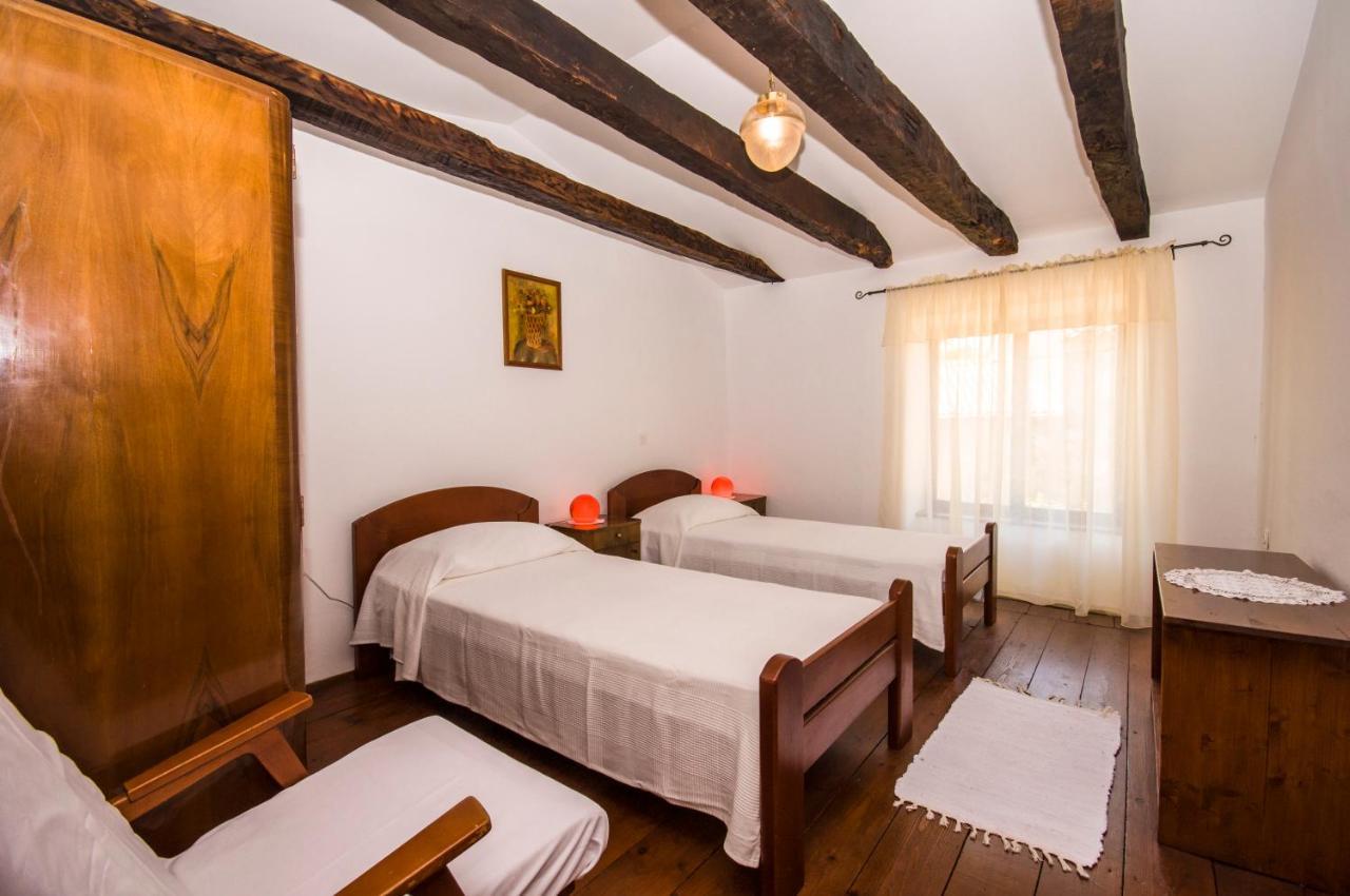 Holiday Home Trostova Kuca Пазин Екстериор снимка