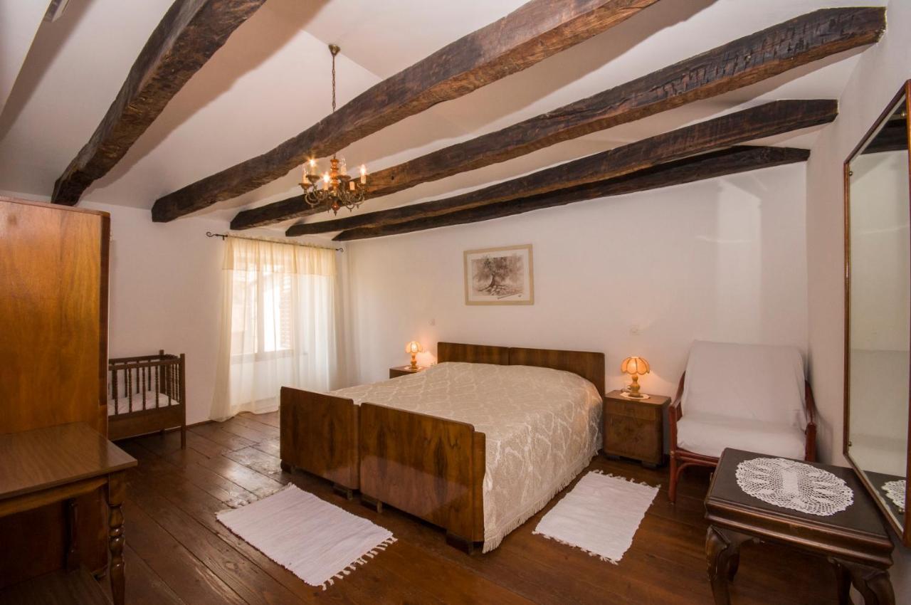 Holiday Home Trostova Kuca Пазин Екстериор снимка